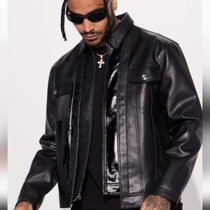 Black two-tone faux leather jacket! (M-sm)